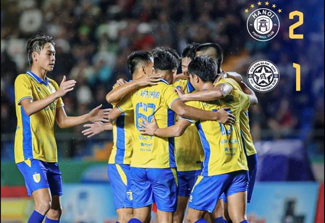 Người chơi đang nghiên cứu các lựa chọn nền tảng cá cược trực tuyến